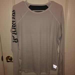 white long sleeve t shirt